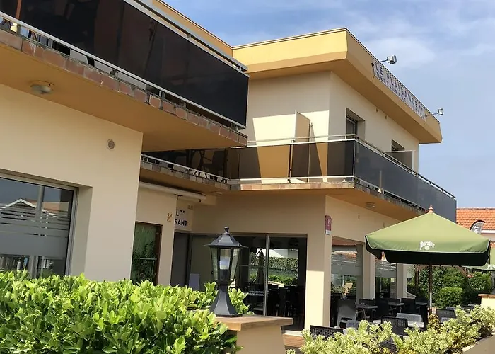 Le Plaisance Отель