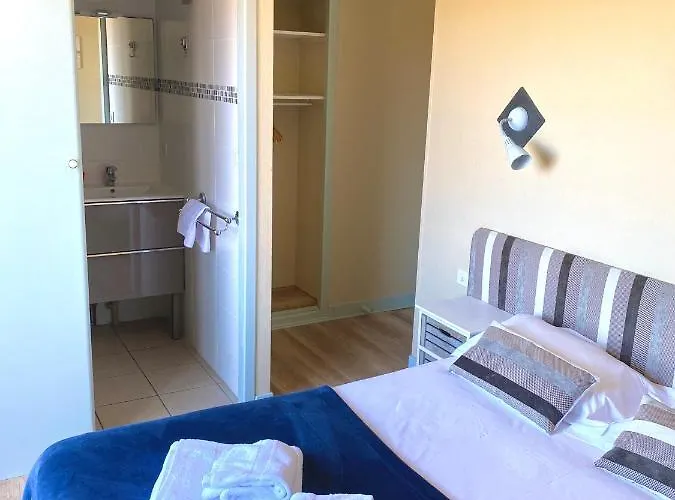 Le Plaisance Hotel 2*