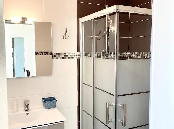 Отель Le Plaisance 2*